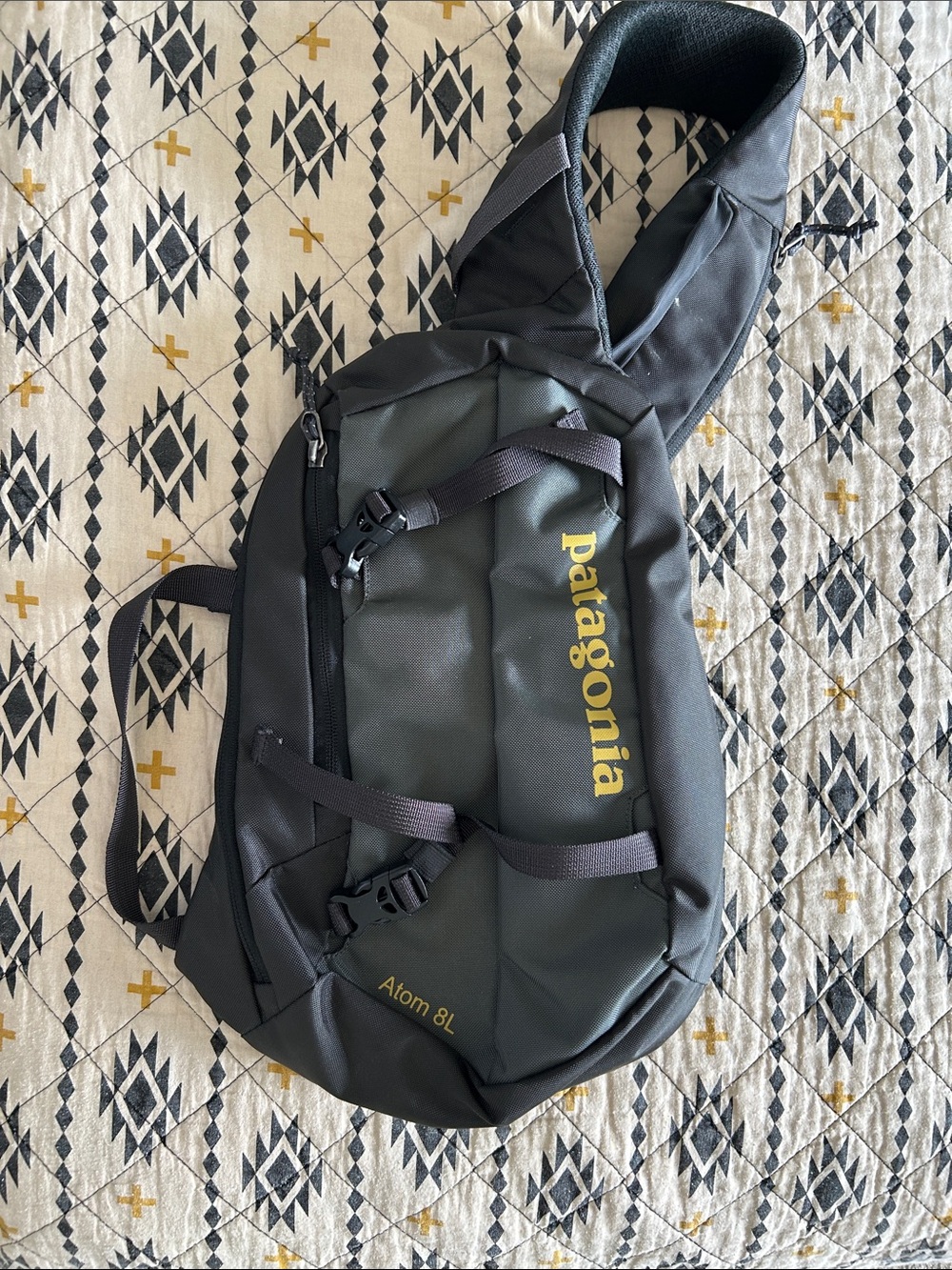 Patagonia Atom 8L Sling Bag - Olive Green and Black